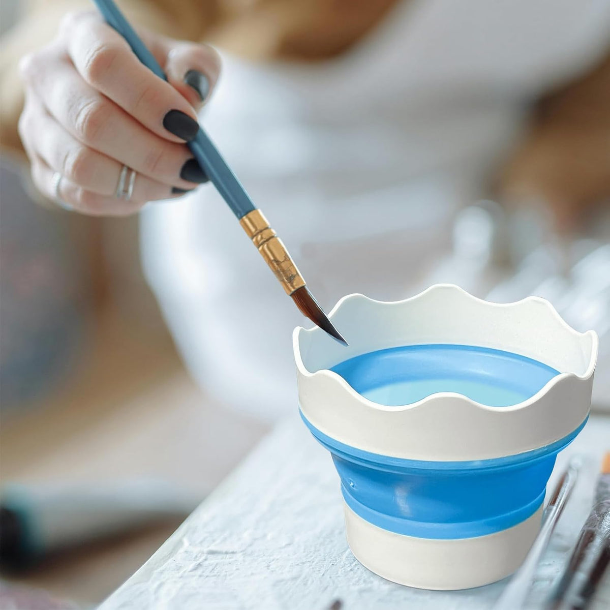 Paint Water Cup for Painting - Collapsible Paint Brush Washer